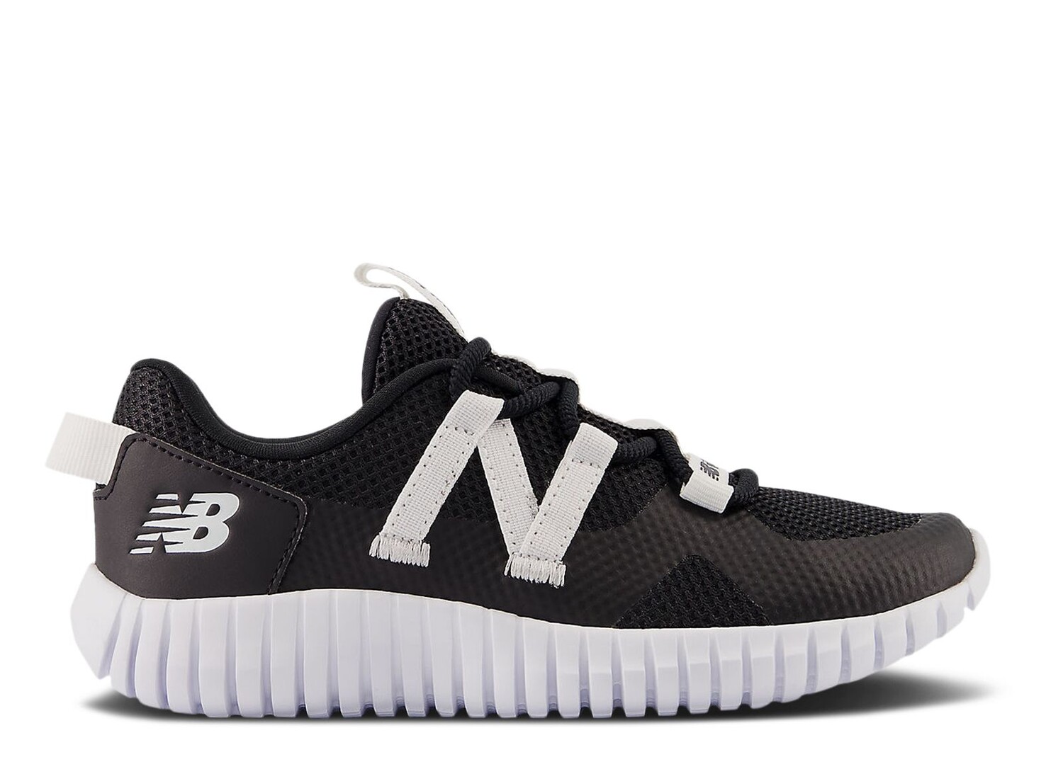Кроссовки New Balance Playgruv V2 Bungee Little Kid Wide 'Black White', черный
Кроссовки New Balance Playgruv V2 Bungee Little Kid Wide 'Black White', черный