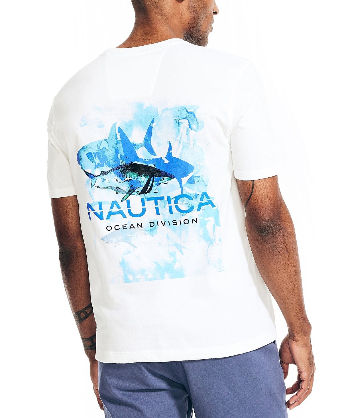 Мужская футболка классического кроя с графическим логотипом Shark Week x Shark Nautica
Мужская футболка классического кроя с графическим логотипом Shark Week x Shark Nautica
