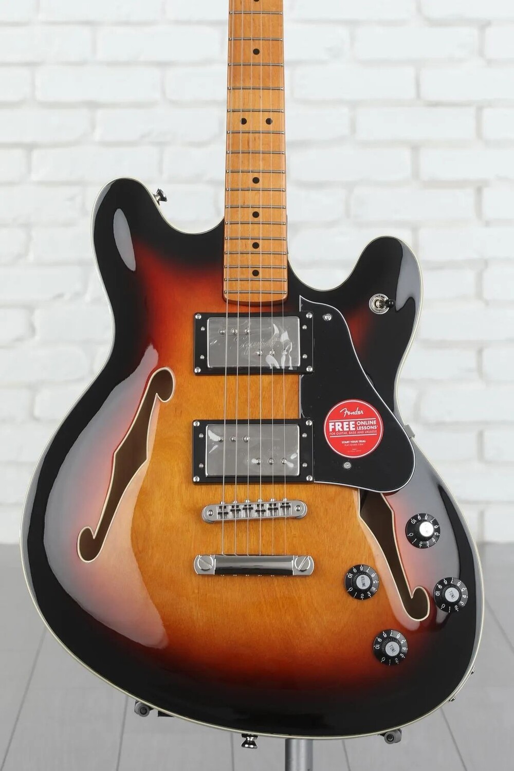 Электрогитара Squier Classic Vibe Starcaster с полуполым корпусом — 3-тональный Sunburst
Электрогитара Squier Classic Vibe Starcaster с полуполым корпусом — 3-тональный Sunburst