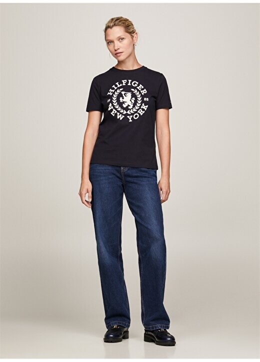 Темно-синяя женская футболка с круглым вырезом с принтом REG CREST C-NK TEE SS Tommy Hilfiger, темно-синий
Темно-синяя женская футболка с круглым вырезом с принтом REG CREST C-NK TEE SS Tommy Hilfiger, темно-синий