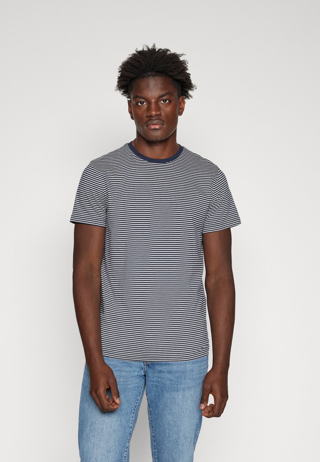 Футболка с принтом SLHASPEN O-NECK TEE Selected Homme, цвет sky captain stripes/cloud dancer
Футболка с принтом SLHASPEN O-NECK TEE Selected Homme, цвет sky captain stripes/cloud dancer