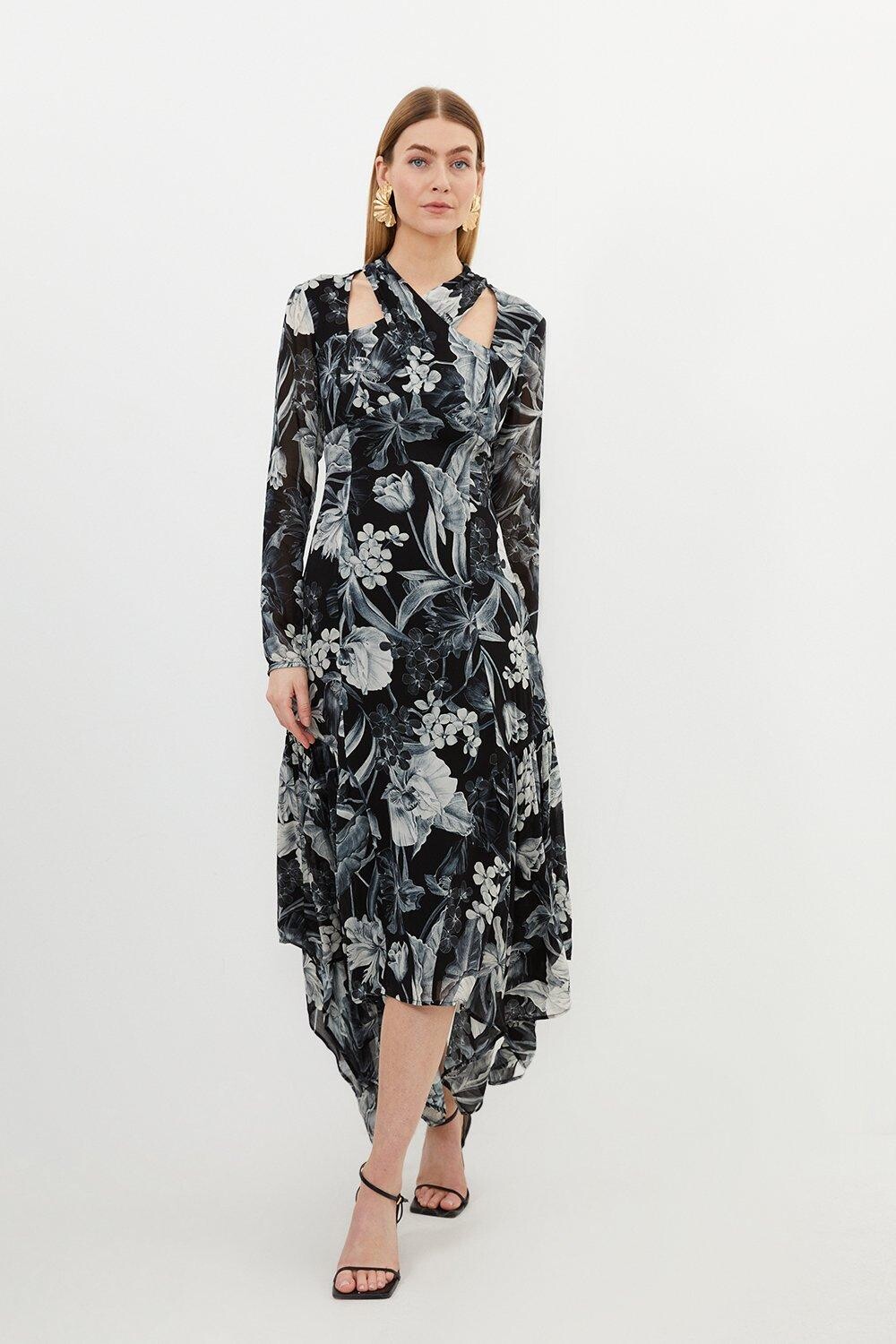 Платье макси Petite Mono с цветочным принтом из вискозы и жоржета Karen Millen, черный
Платье макси Petite Mono с цветочным принтом из вискозы и жоржета Karen Millen, черный