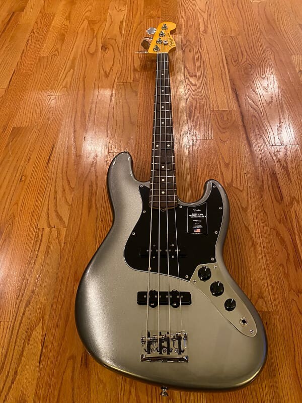 Fender American Professional II Jazz Bass с палисандровой накладкой 2022 Mercury #08675 American Professional II Jazz Bass with Rosewood Fretboard
Fender American Professional II Jazz Bass с палисандровой накладкой 2022 Mercury #08675 American Professional II Jazz Bass with Rosewood Fretboard