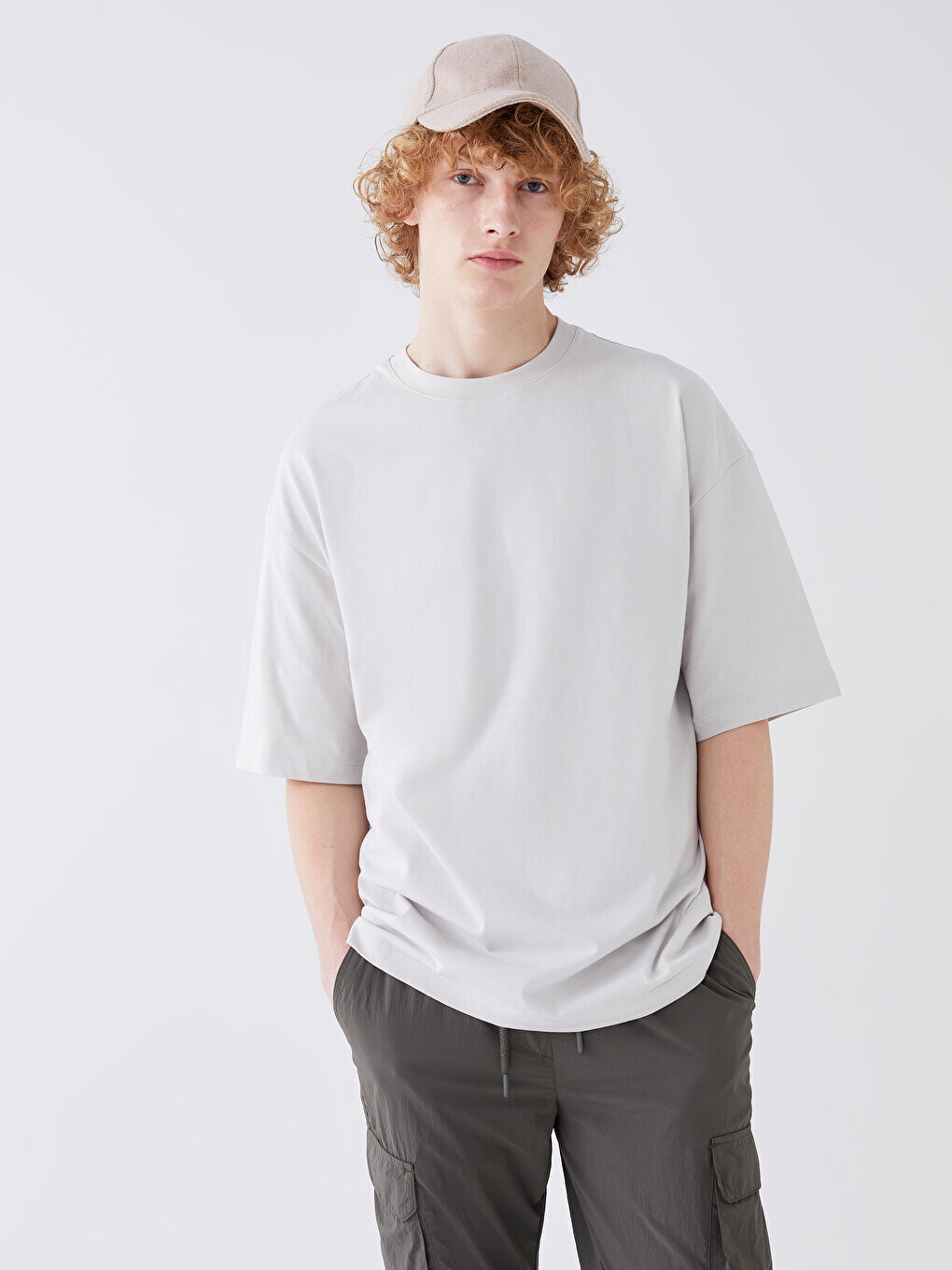 Мужская футболка Oversize с круглым вырезом и коротким рукавом XSIDE, светло-серый
Мужская футболка Oversize с круглым вырезом и коротким рукавом XSIDE, светло-серый