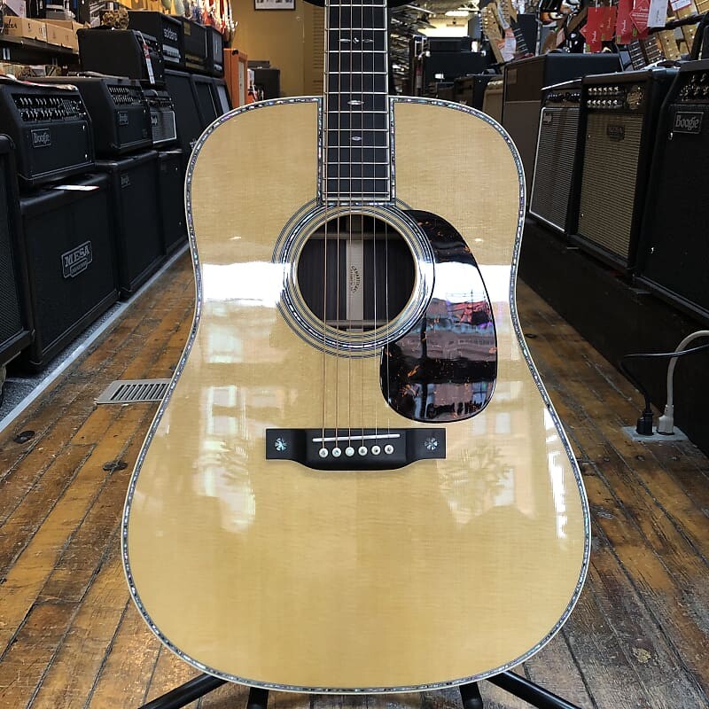 Акустическая гитара Martin D-42 Standard Series Spruce/East Indian Rosewood Dreadnought Acoustic Guitar w/Hard Case
Акустическая гитара Martin D-42 Standard Series Spruce/East Indian Rosewood Dreadnought Acoustic Guitar w/Hard Case