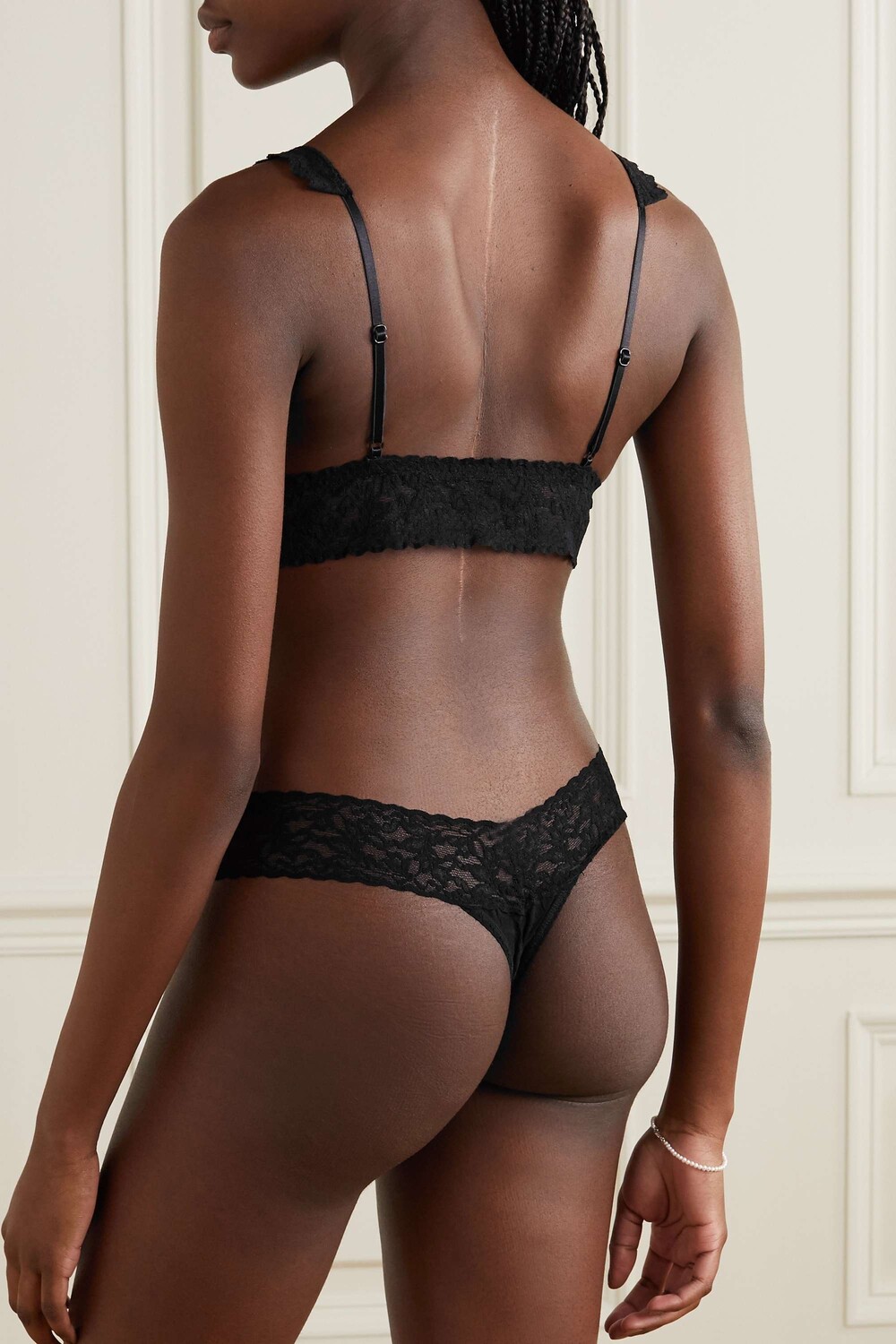 HANKY PANKY Фирменный комплект из трех стрингов с низкой посадкой из эластичного кружева, черный
HANKY PANKY Фирменный комплект из трех стрингов с низкой посадкой из эластичного кружева, черный