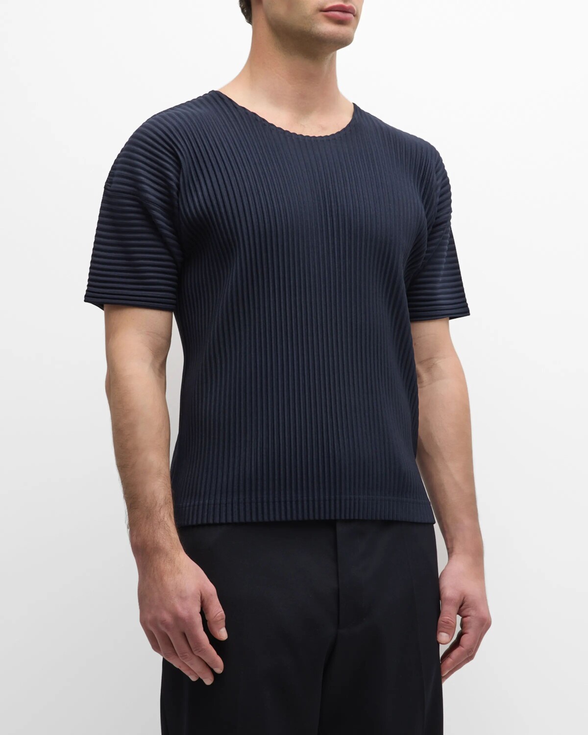Мужская базовая плиссированная рубашка с короткими рукавами Homme Plisse Issey Miyake, цвет Navy
Мужская базовая плиссированная рубашка с короткими рукавами Homme Plisse Issey Miyake, цвет Navy