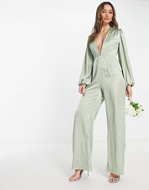 Атласный комбинезон Extro & Vert Bridesmaid с глубоким вырезом спереди и объемными рукавами
Атласный комбинезон Extro & Vert Bridesmaid с глубоким вырезом спереди и объемными рукавами