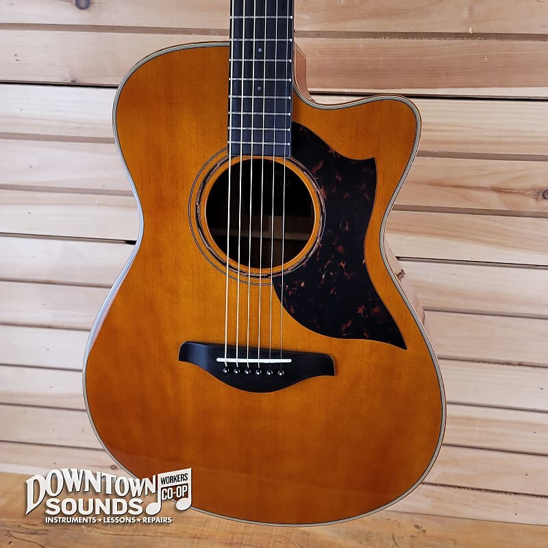 Акустическая гитара Yamaha AC3M Folk Cutaway A/E Guitar w/Bag - Vintage Natural
Акустическая гитара Yamaha AC3M Folk Cutaway A/E Guitar w/Bag - Vintage Natural
