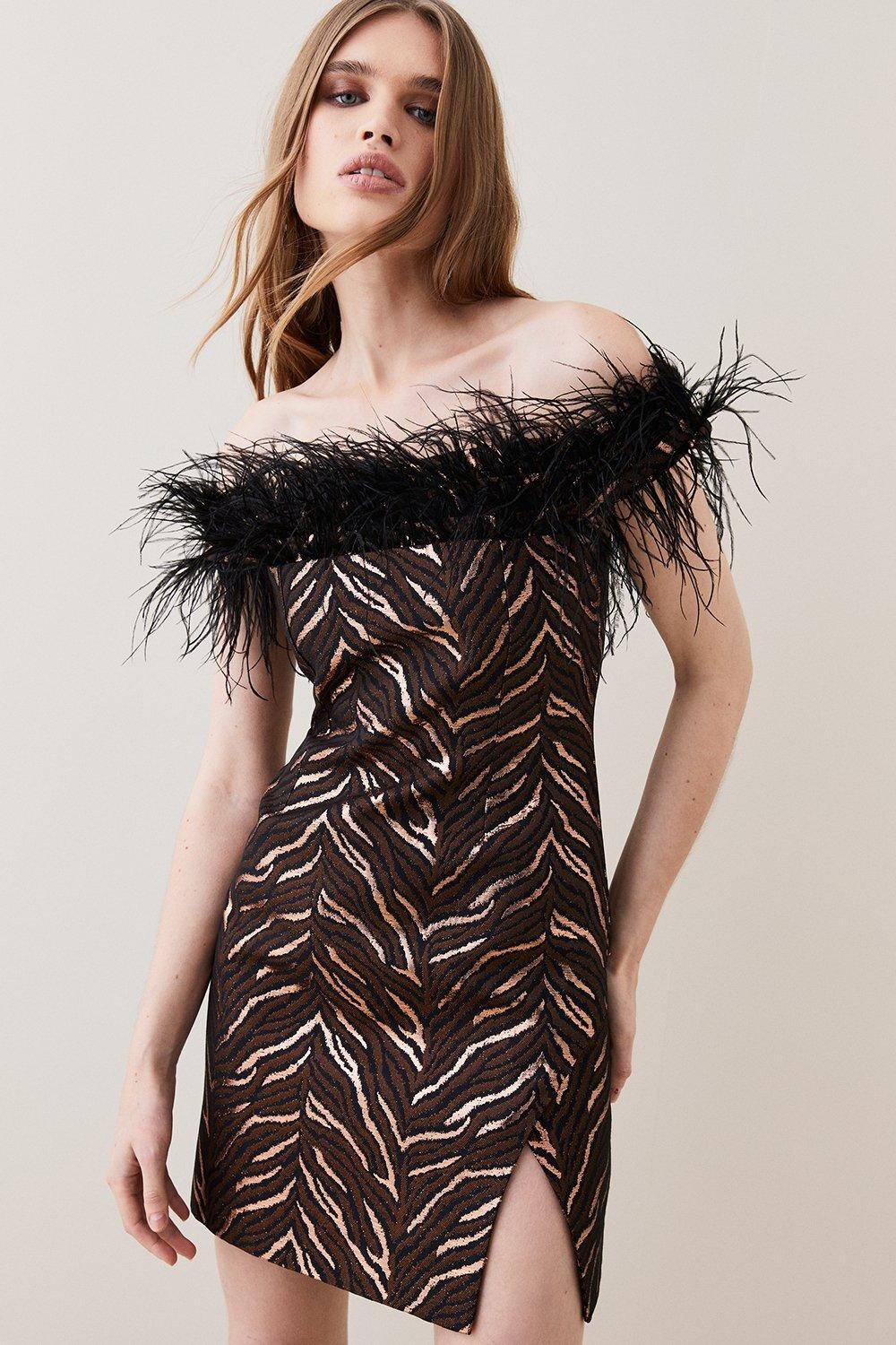 Мини-платье с жаккардовым принтом и перьями Animal Bardot Karen Millen, мультиколор
Мини-платье с жаккардовым принтом и перьями Animal Bardot Karen Millen, мультиколор