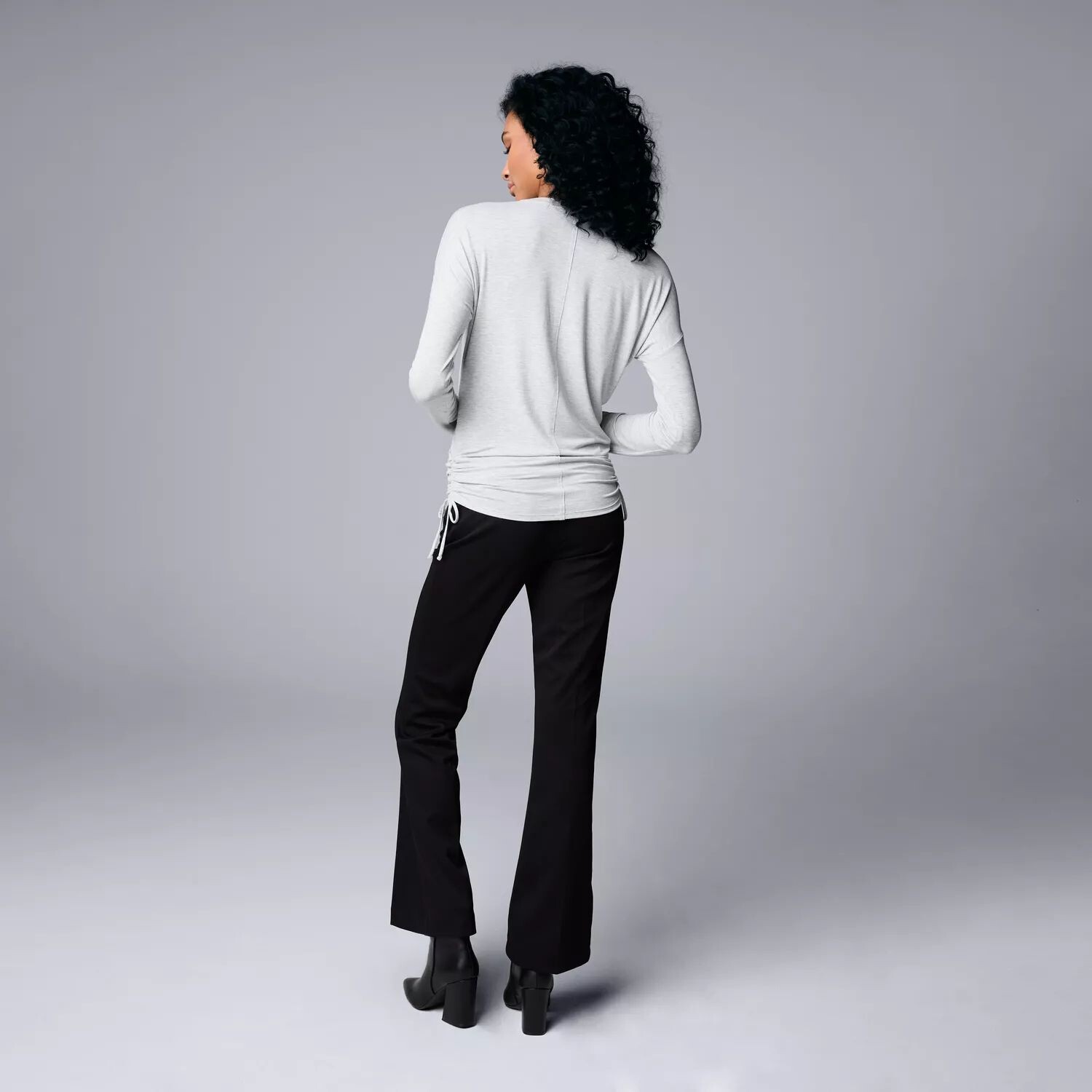 Женская футболка Simply Vera Vera Wang со сборками по бокам и длинными рукавами Simply Vera Vera Wang
Женская футболка Simply Vera Vera Wang со сборками по бокам и длинными рукавами Simply Vera Vera Wang