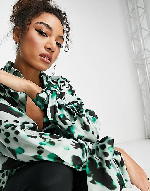 Атласная рубашка оверсайз с размытым зеленым леопардовым принтом ASOS DESIGN с завязками на манжетах
Атласная рубашка оверсайз с размытым зеленым леопардовым принтом ASOS DESIGN с завязками на манжетах