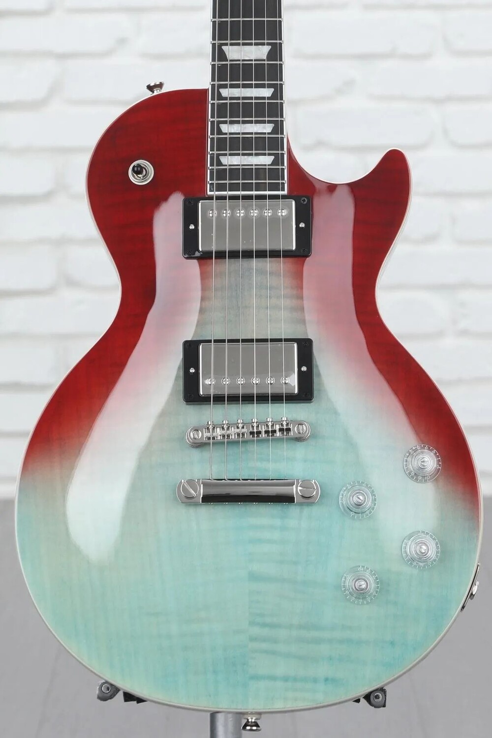Электрогитара Epiphone Les Paul Modern фигурная — эксклюзивно Blueberry Fade Sweetwater
Электрогитара Epiphone Les Paul Modern фигурная — эксклюзивно Blueberry Fade Sweetwater