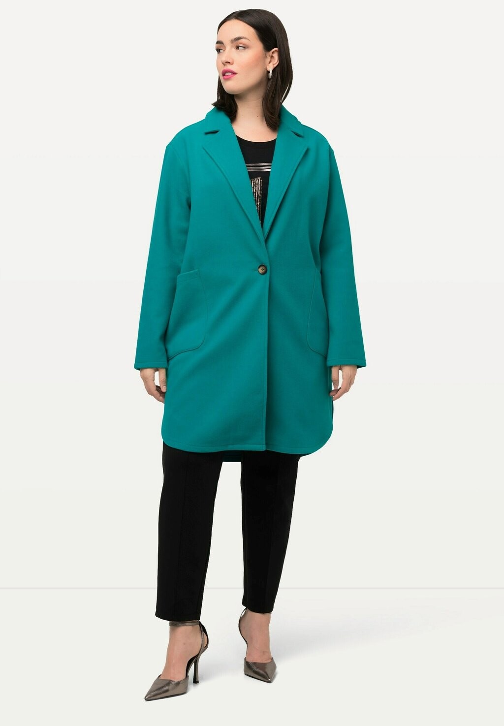 Классическое пальто SWEATMANTEL, REVERSKRAGEN, OVERSIZED, SEITENSCHLITZE Ulla Popken
Классическое пальто SWEATMANTEL, REVERSKRAGEN, OVERSIZED, SEITENSCHLITZE Ulla Popken
