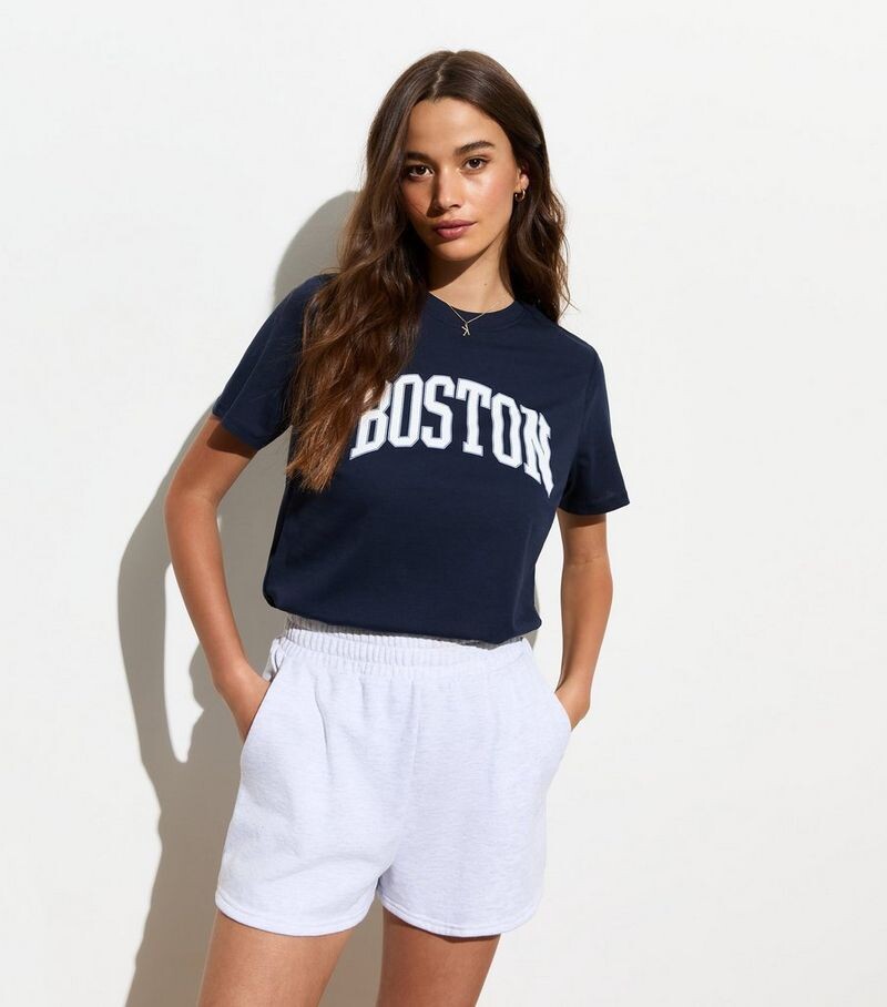 Темно-синяя хлопковая футболка с логотипом Boston New Look, военно-морской
Темно-синяя хлопковая футболка с логотипом Boston New Look, военно-морской
