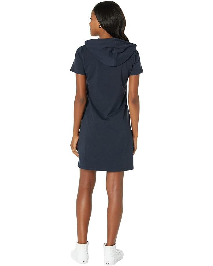Платье Tommy Hilfiger Short Sleeve Rhinestone Logo Hoodie Dress, цвет Sky Captain
Платье Tommy Hilfiger Short Sleeve Rhinestone Logo Hoodie Dress, цвет Sky Captain