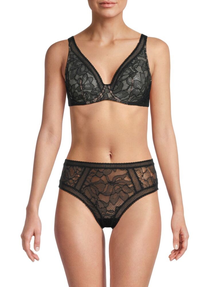 Кружевной бюстгальтер с глубоким вырезом на косточках Nets & Roses Wolford, черный
Кружевной бюстгальтер с глубоким вырезом на косточках Nets & Roses Wolford, черный