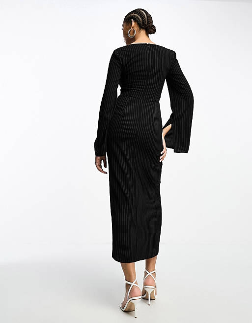 Платье миди в тонкую полоску с квадратным вырезом и рифлеными рукавами ASOS DESIGN
Платье миди в тонкую полоску с квадратным вырезом и рифлеными рукавами ASOS DESIGN