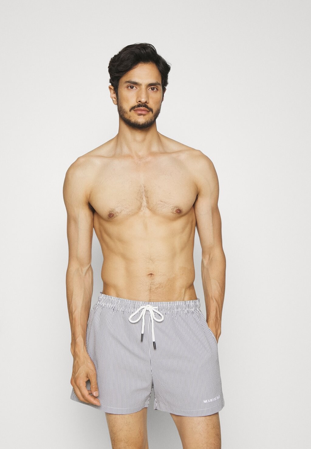 Шорты для плавания Eco Bobbie Standard Length Swim Short Plus We Are We Wear, цвет navy seersucker
Шорты для плавания Eco Bobbie Standard Length Swim Short Plus We Are We Wear, цвет navy seersucker