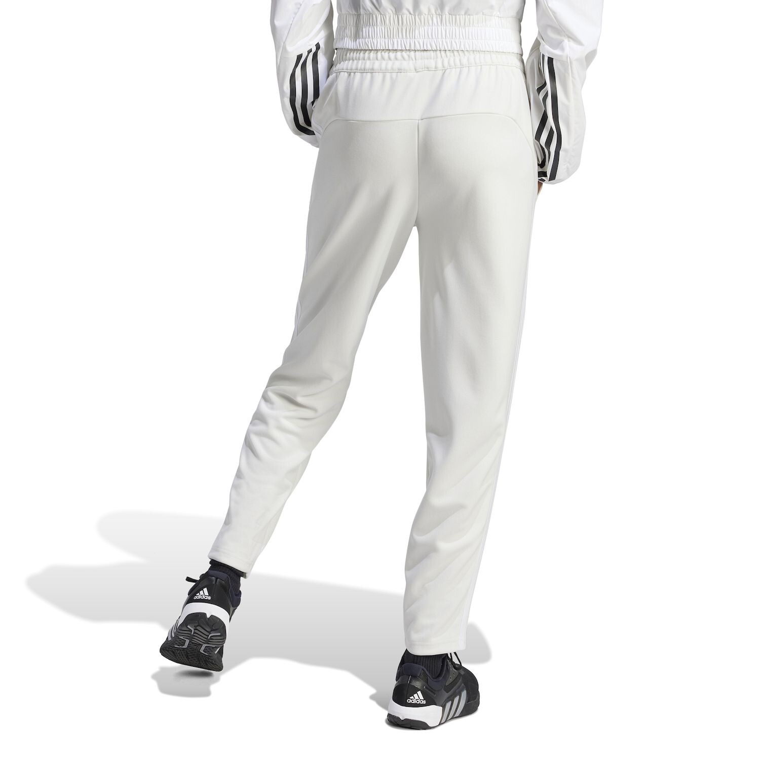 Женские тренировочные брюки с 3 полосками adidas AEROREADY Train Essentials adidas
Женские тренировочные брюки с 3 полосками adidas AEROREADY Train Essentials adidas