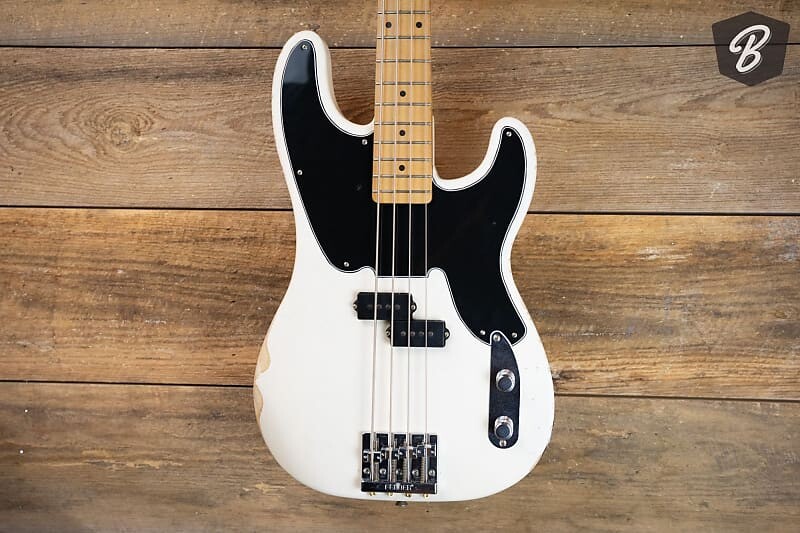 Басс гитара Fender Mike Dirnt ROAD WORN 4-String Precision Bass- White Blonde w/Hardshell Case
Басс гитара Fender Mike Dirnt ROAD WORN 4-String Precision Bass- White Blonde w/Hardshell Case