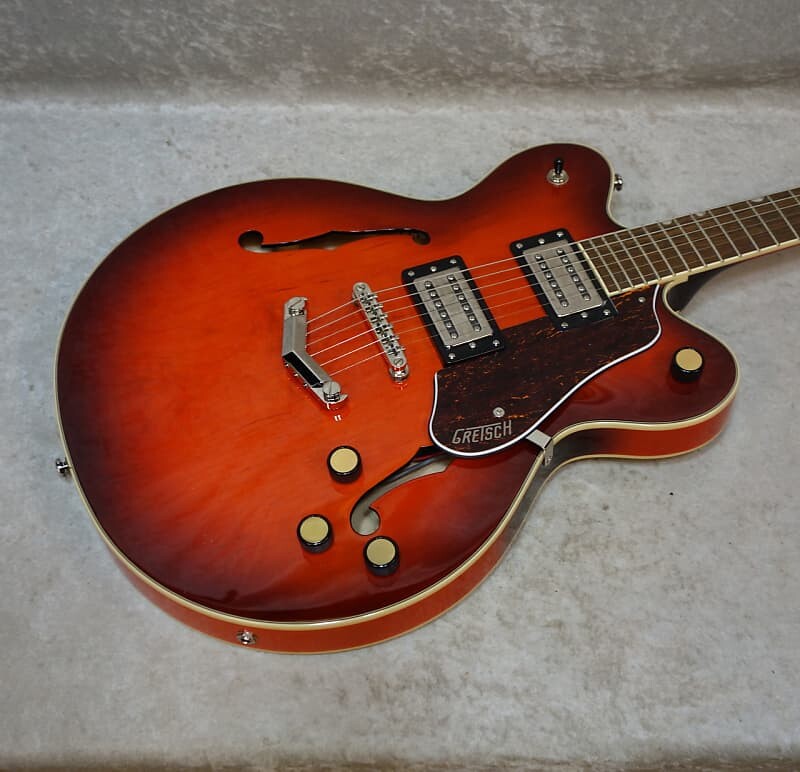 Электрогитара 2023 Gretsch G2622 Streamliner Center Block guitar in Fireburst finish 1371
Электрогитара 2023 Gretsch G2622 Streamliner Center Block guitar in Fireburst finish 1371