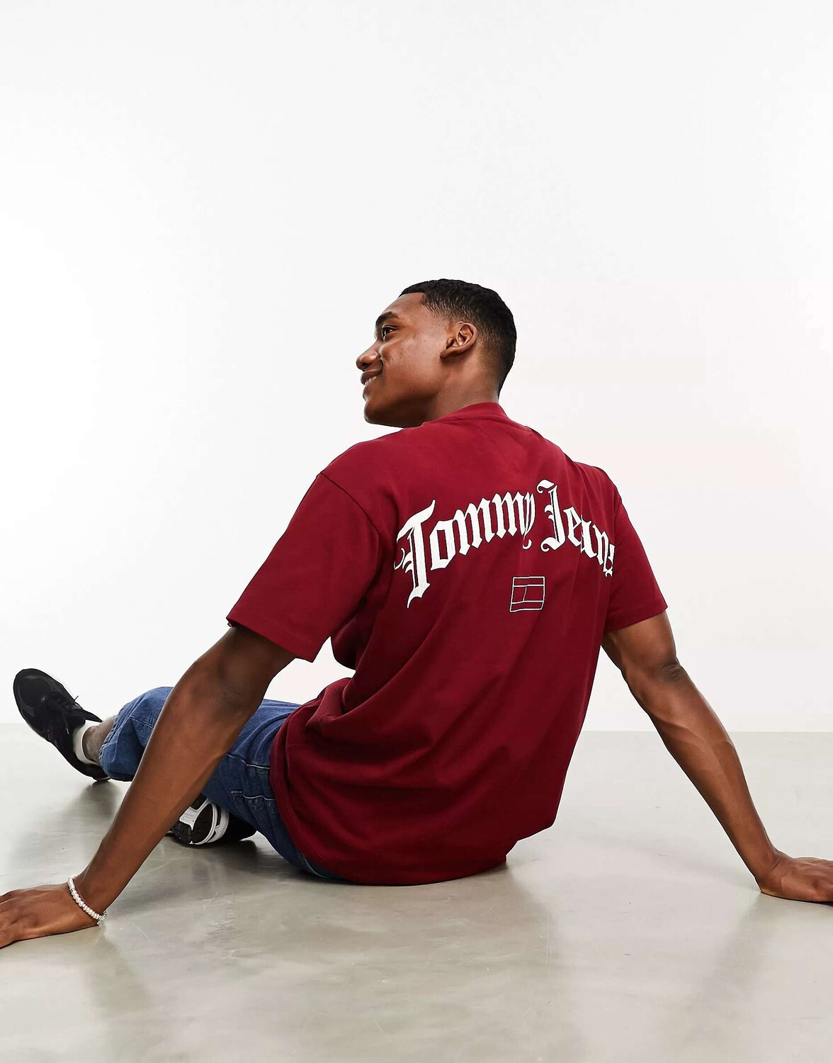 Красная непринужденная футболка с логотипом и аркой на спине Tommy Jeans, Красный
Красная непринужденная футболка с логотипом и аркой на спине Tommy Jeans, Красный