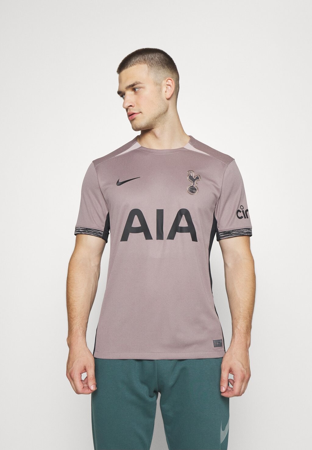 Футболка Tottenham Hotspurs Stadium 3Rd Nike, цвет taupe haze/diffused taupe/black
Футболка Tottenham Hotspurs Stadium 3Rd Nike, цвет taupe haze/diffused taupe/black