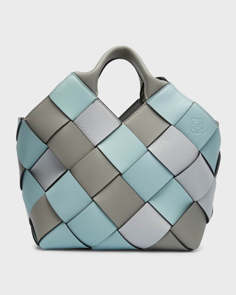 Маленькая тканая сумка Basket из коллаборации с Paula's Ibiza с ручкой сверху Loewe
Маленькая тканая сумка Basket из коллаборации с Paula's Ibiza с ручкой сверху Loewe