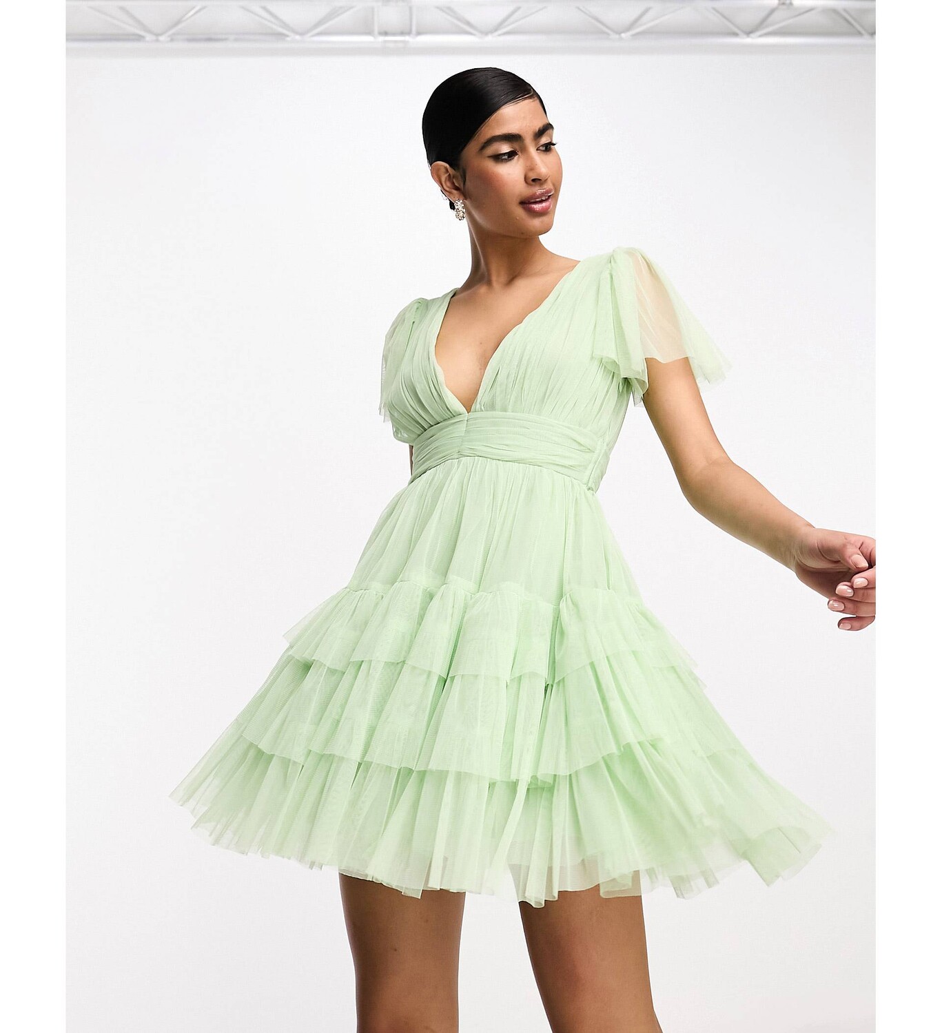 Платье мини из тюля с v-образным вырезом Lace & Beads Bridesmaid Madison цвета шалфея
Платье мини из тюля с v-образным вырезом Lace & Beads Bridesmaid Madison цвета шалфея