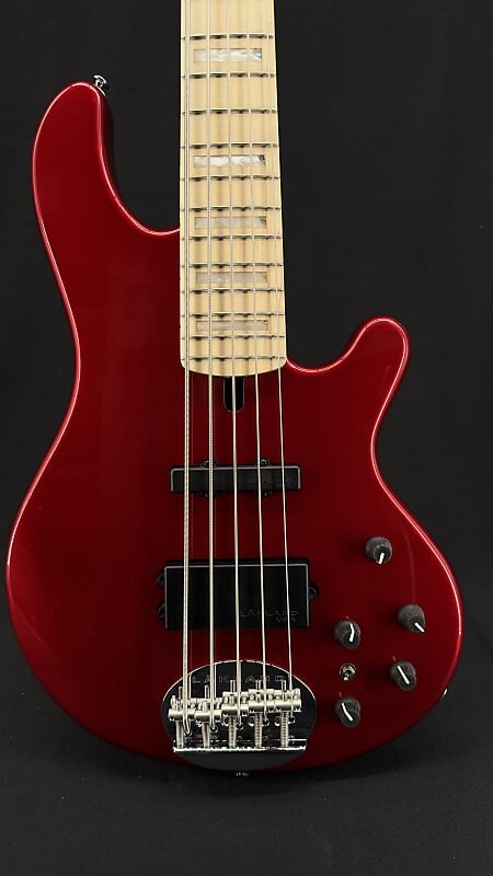Басс гитара Lakland Skyline 55-02 Custom in Candy Apple Red with Maple Fretboard and Block inlays
Басс гитара Lakland Skyline 55-02 Custom in Candy Apple Red with Maple Fretboard and Block inlays