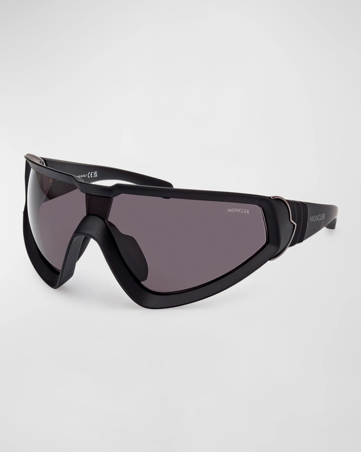 Солнцезащитные очки-авиаторы из литьевого пластика с запахом Moncler Lunettes, цвет Matte Black
Солнцезащитные очки-авиаторы из литьевого пластика с запахом Moncler Lunettes, цвет Matte Black