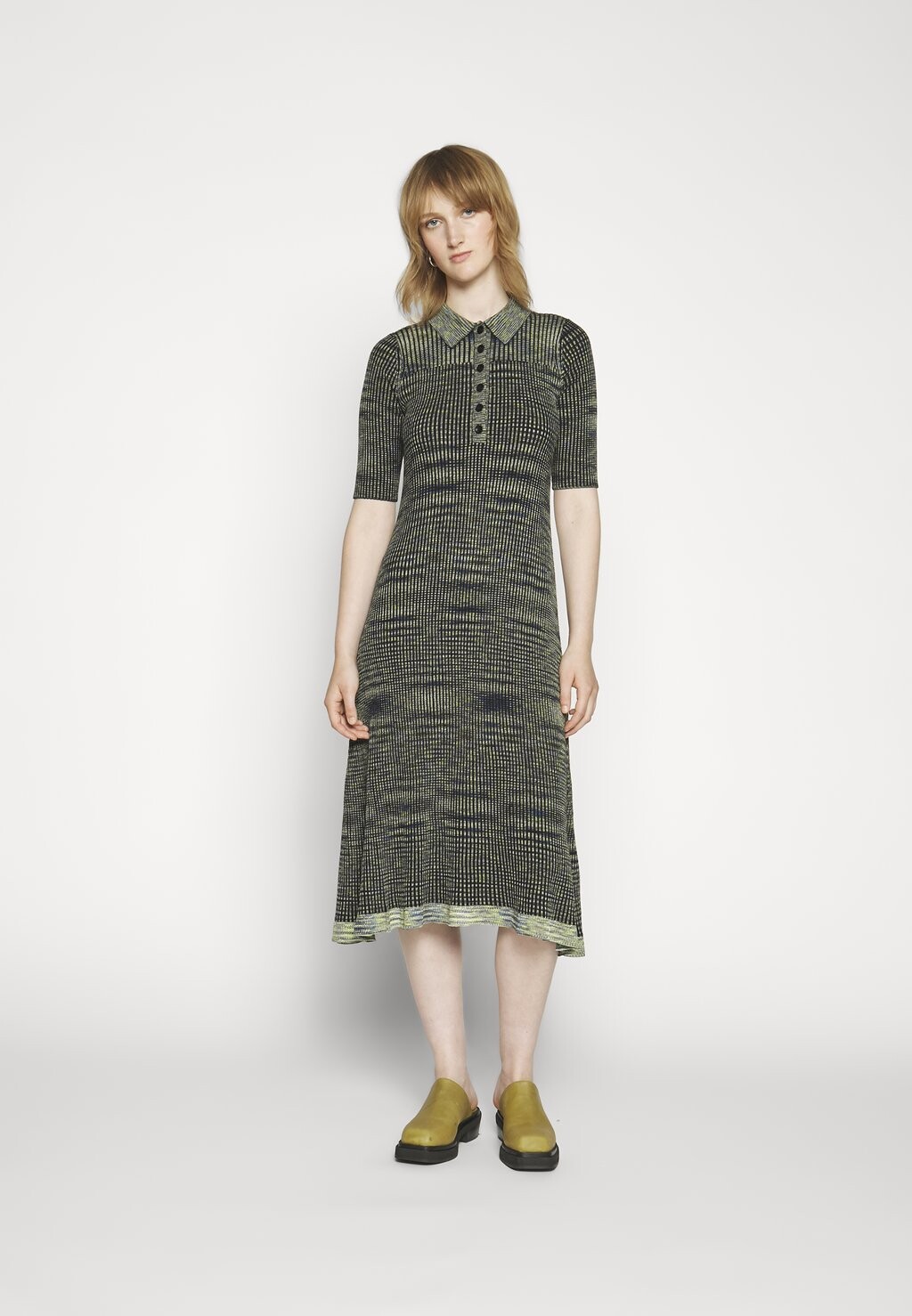 Трикотажное платье Space Dye Polo Dress Proenza Schouler White Label, цвет navy/lime/black
Трикотажное платье Space Dye Polo Dress Proenza Schouler White Label, цвет navy/lime/black