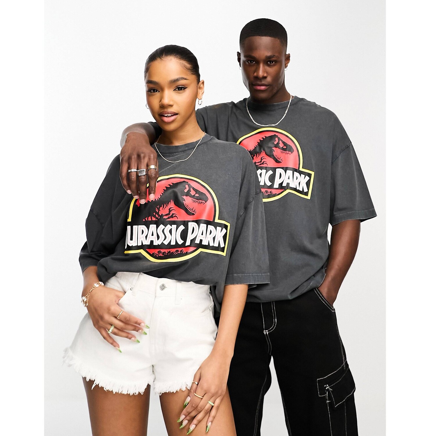 Черная футболка оверсайз унисекс с изображением Парка Юрского периода ASOS DESIGN
Черная футболка оверсайз унисекс с изображением Парка Юрского периода ASOS DESIGN