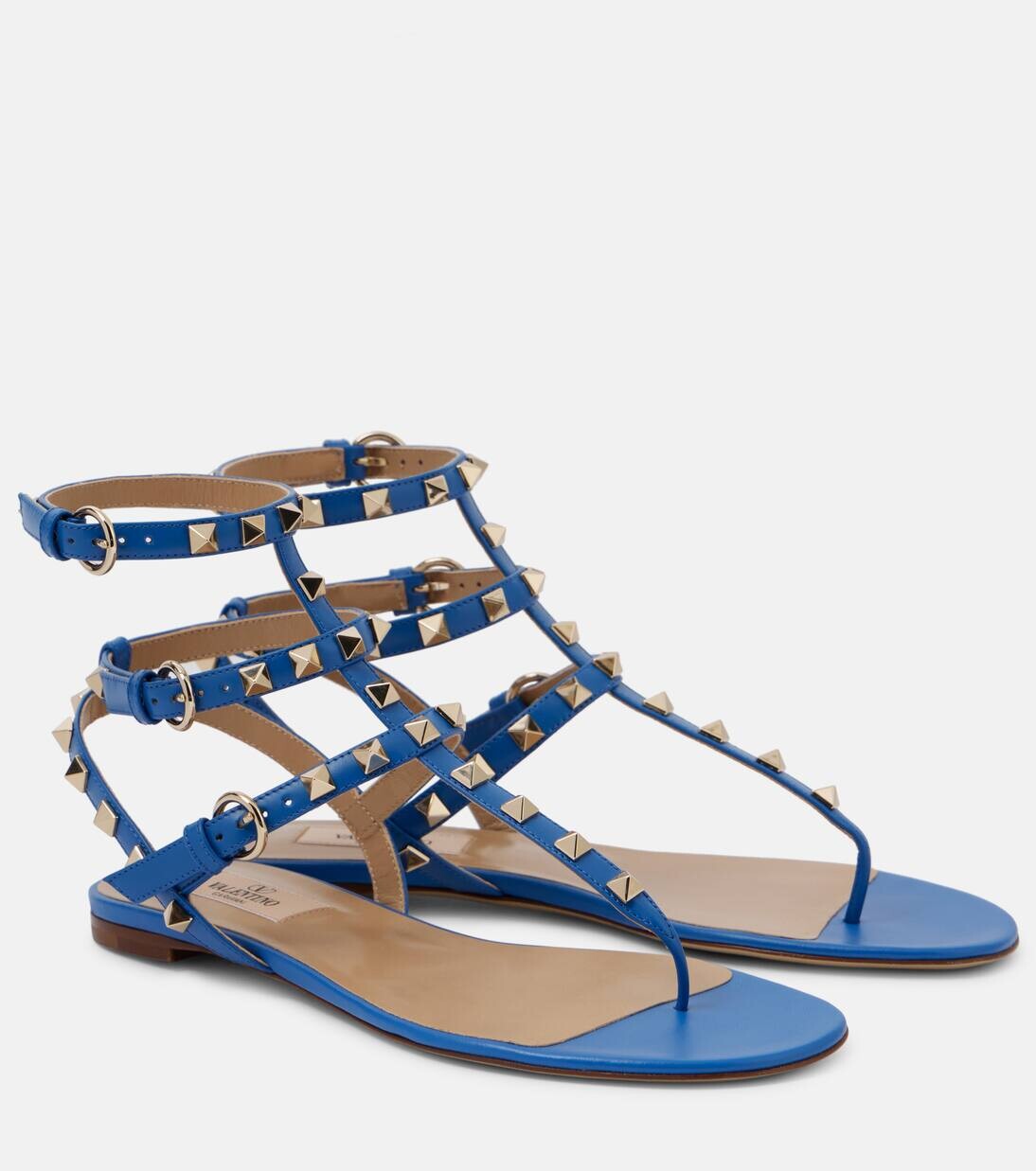 Сандалии Rockstud из кожи с ремешками Valentino Garavani, цвет riiverside blue
Сандалии Rockstud из кожи с ремешками Valentino Garavani, цвет riiverside blue