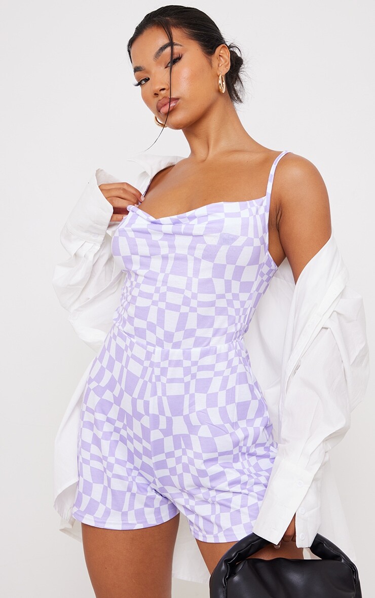 PrettyLittleThing Сиреневый комбинезон с воротником-хомутом и абстрактной клеткой
PrettyLittleThing Сиреневый комбинезон с воротником-хомутом и абстрактной клеткой
