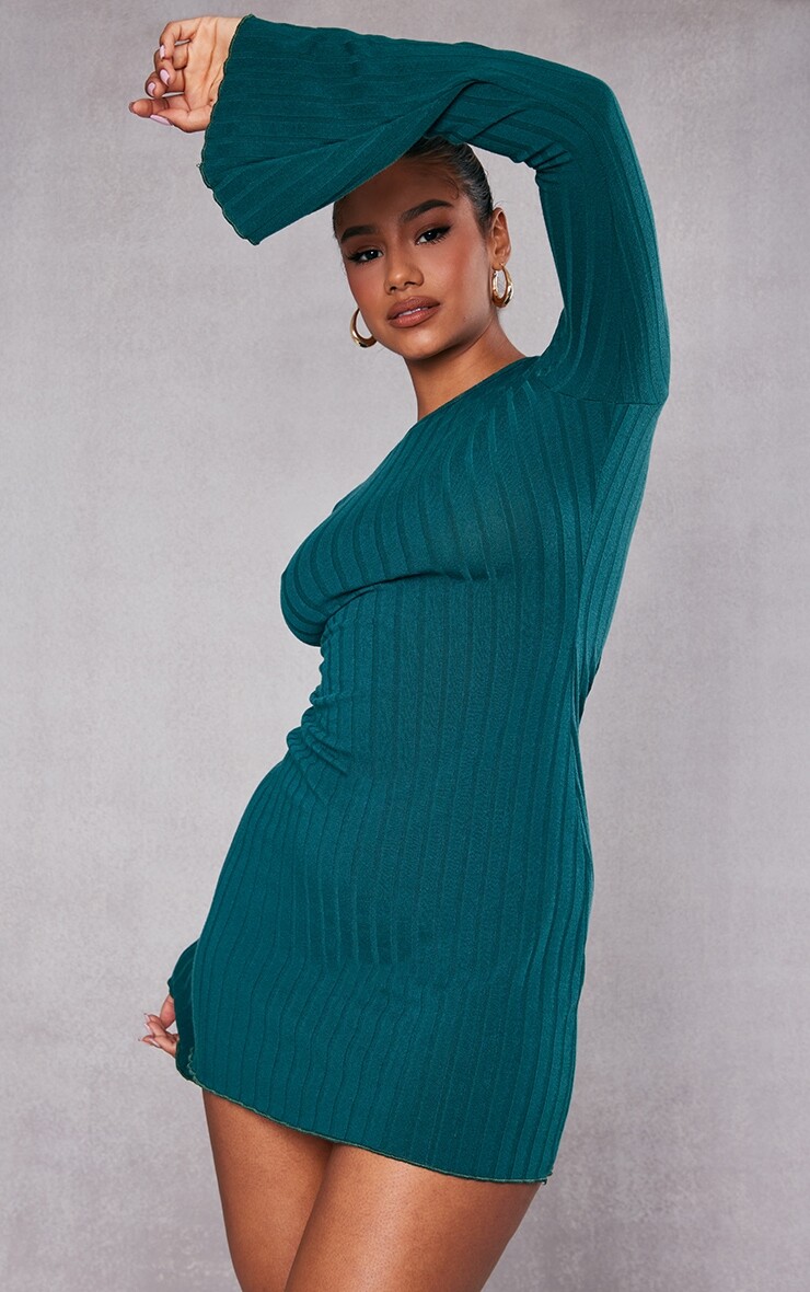 PrettyLittleThing Бирюзово-зеленое облегающее платье с широкими ребристыми расклешенными краями и рукавами салата
PrettyLittleThing Бирюзово-зеленое облегающее платье с широкими ребристыми расклешенными краями и рукавами салата