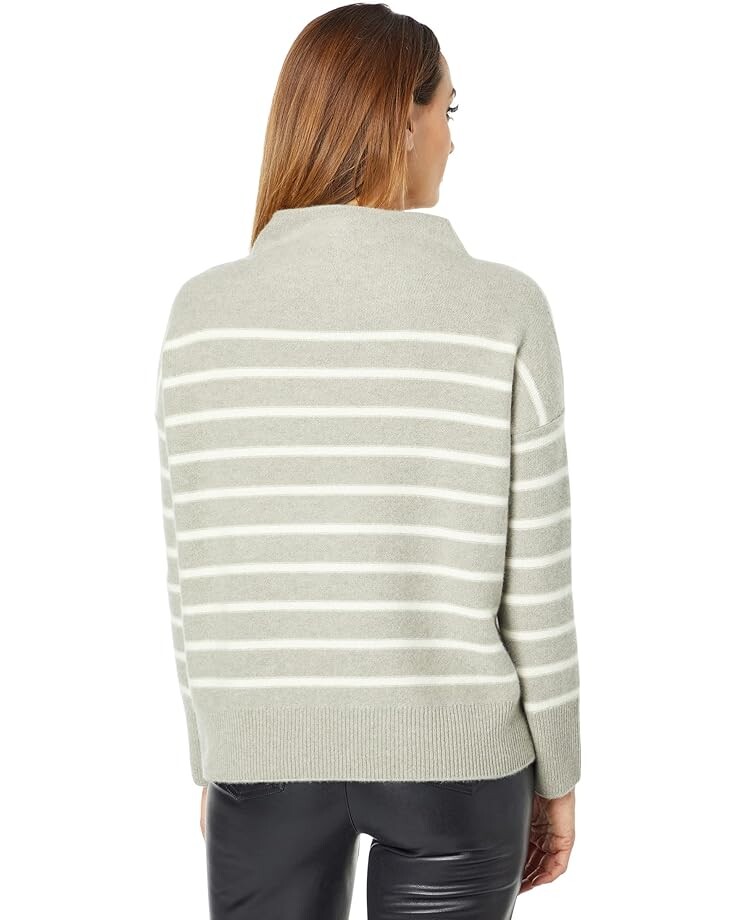 Свитер Vince Breton 100% Cashmere Stripe Boiled Funnel Neck, цвет Light Heather Sage/Off-White
Свитер Vince Breton 100% Cashmere Stripe Boiled Funnel Neck, цвет Light Heather Sage/Off-White