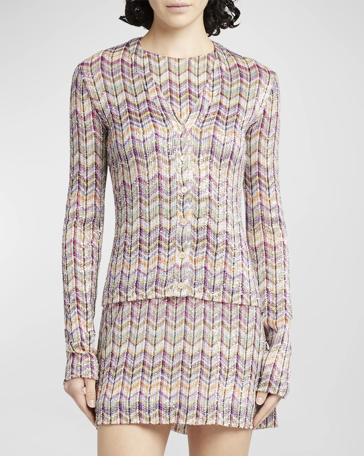 Кардиган на пуговицах с V-образным вырезом и шевронными пайетками Missoni, цвет Mlblkwhtornfus
Кардиган на пуговицах с V-образным вырезом и шевронными пайетками Missoni, цвет Mlblkwhtornfus