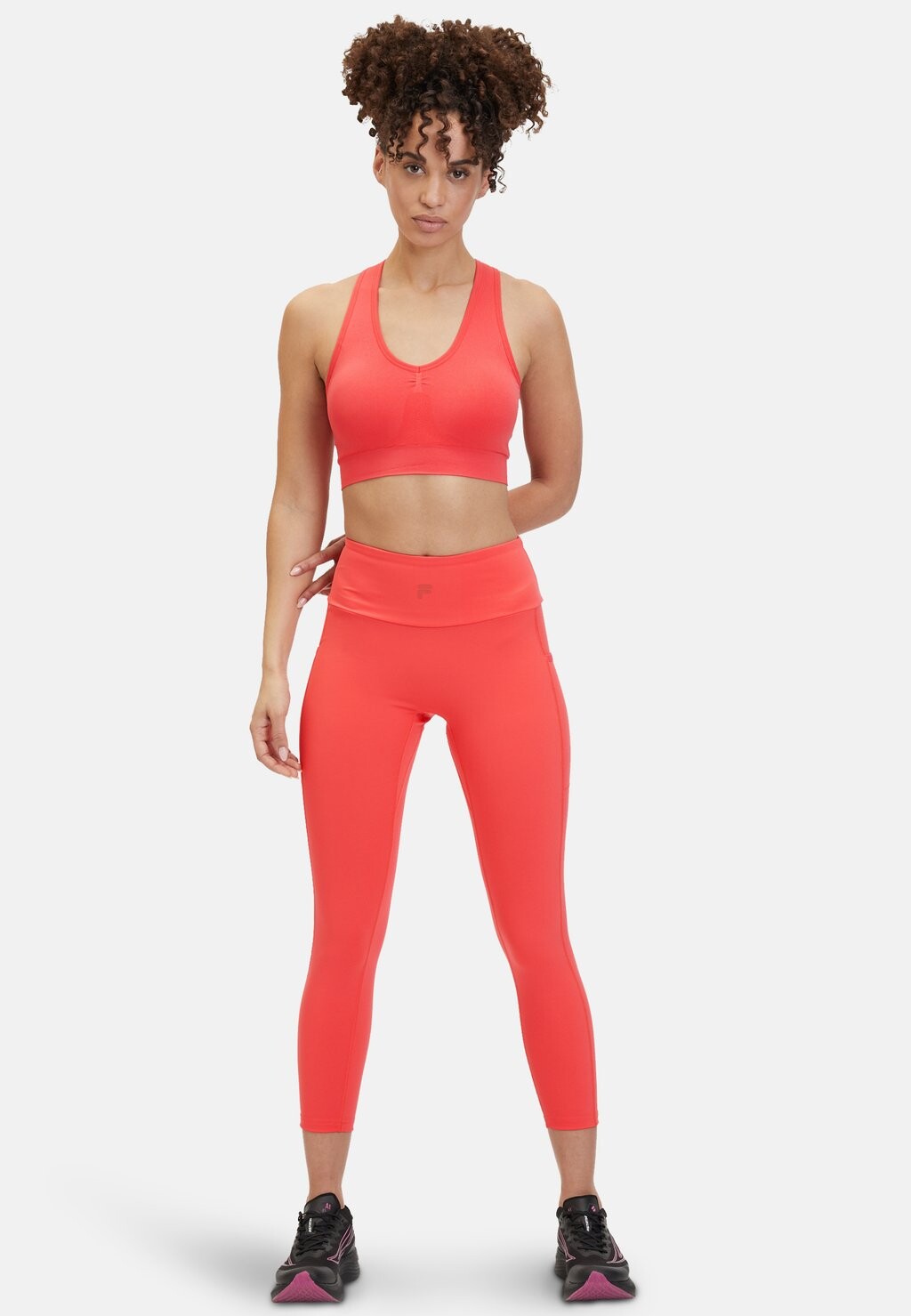 Спортивные бюстгальтеры со средней поддержкой APPAREL REKEN SEAMLESS Fila, оранжевый
Спортивные бюстгальтеры со средней поддержкой APPAREL REKEN SEAMLESS Fila, оранжевый