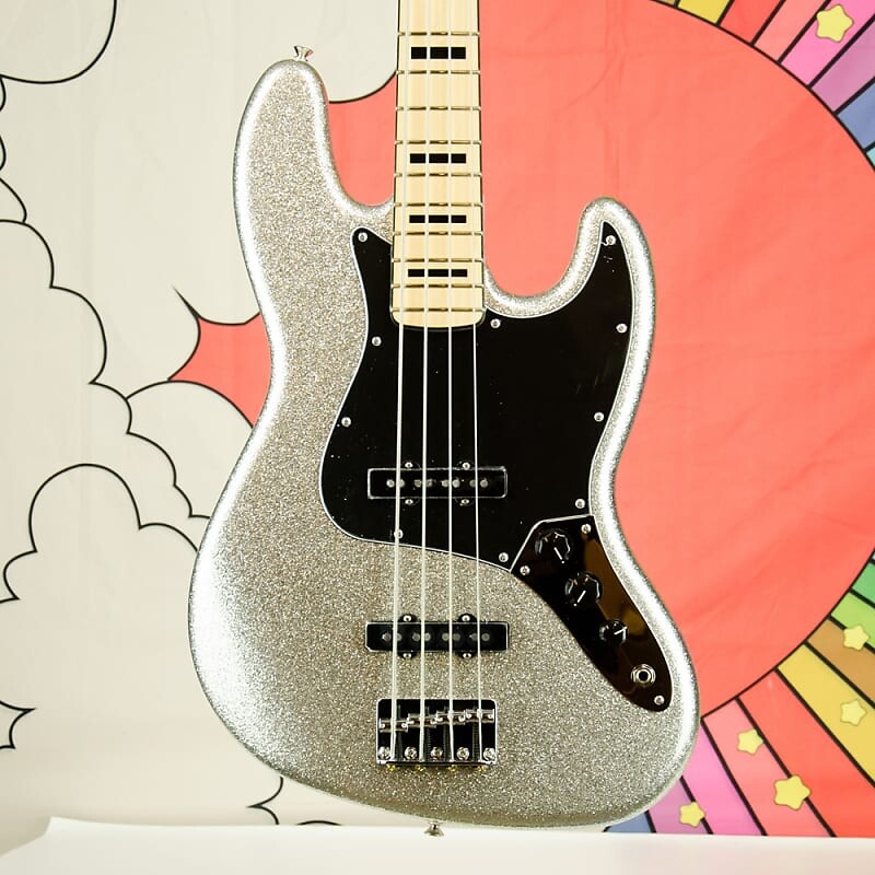 Басс гитара Fender MIKEY WAY Jazz Bass Maple Neck - Silver Sparkle Bass Guitar
Басс гитара Fender MIKEY WAY Jazz Bass Maple Neck - Silver Sparkle Bass Guitar