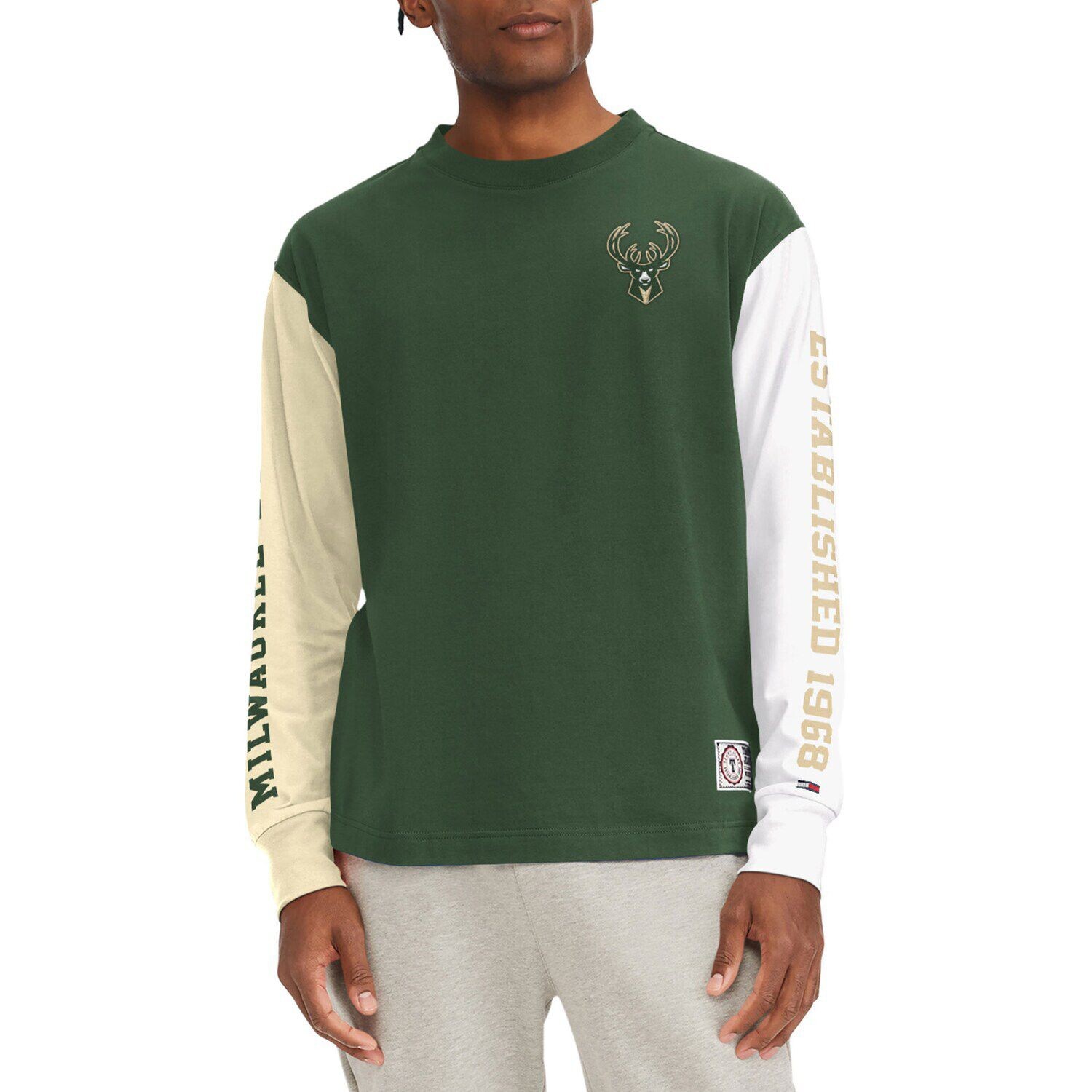 Мужская зеленая футболка с длинными рукавами Tommy Jeans Milwaukee Bucks Richie Color Block
Мужская зеленая футболка с длинными рукавами Tommy Jeans Milwaukee Bucks Richie Color Block
