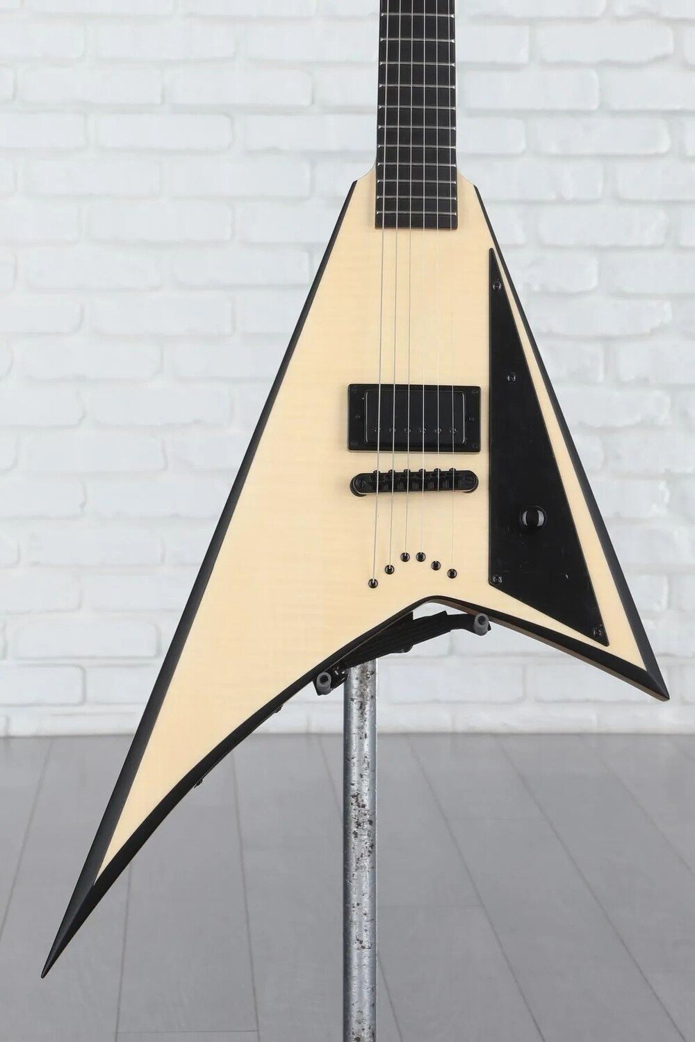 Электрогитара Jackson Pro Series Signature Christian Andreu Rhoads RRT - натуральный цвет с черными фасками
Электрогитара Jackson Pro Series Signature Christian Andreu Rhoads RRT - натуральный цвет с черными фасками