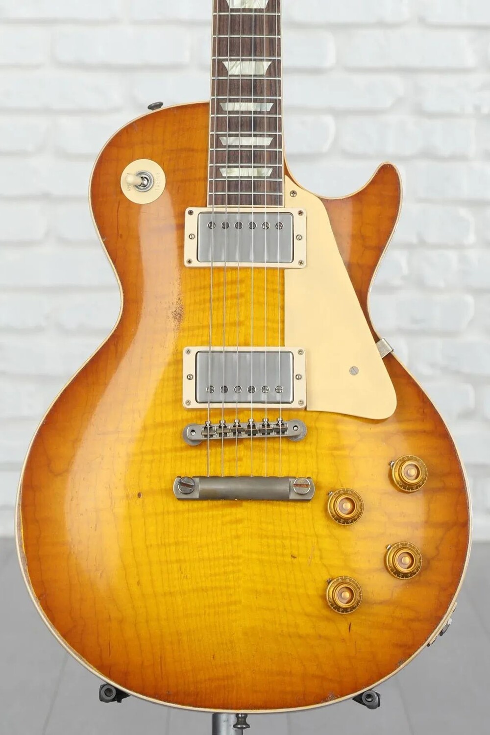 Электрогитара Gibson Custom 1959 Les Paul Standard Reissue - Murphy Lab Heavy Aged Golden Poppy Burst
Электрогитара Gibson Custom 1959 Les Paul Standard Reissue - Murphy Lab Heavy Aged Golden Poppy Burst