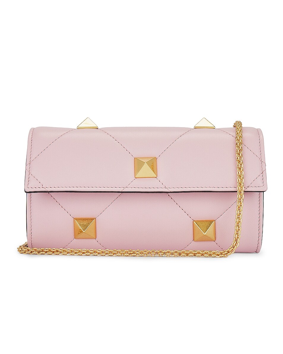 Сумка кросс-боди Valentino Garavani Roman Stud Wallet On Chain, цвет Water Lilac
Сумка кросс-боди Valentino Garavani Roman Stud Wallet On Chain, цвет Water Lilac