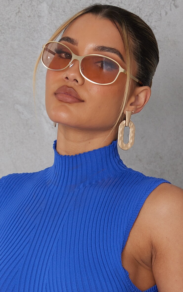 PrettyLittleThing Солнцезащитные очки в круглой оправе в золотой металлической оправе
PrettyLittleThing Солнцезащитные очки в круглой оправе в золотой металлической оправе