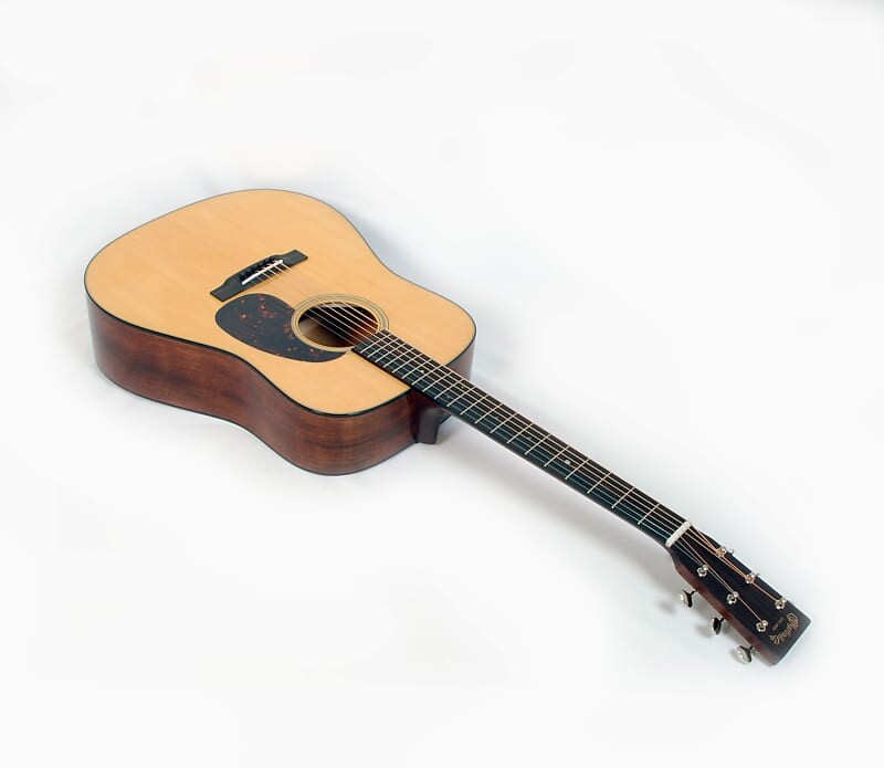 Акустическая гитара Martin D-18 Mahogany Spruce Dreadnought New With Case #93199 @ LA Guitar Sales
Акустическая гитара Martin D-18 Mahogany Spruce Dreadnought New With Case #93199 @ LA Guitar Sales