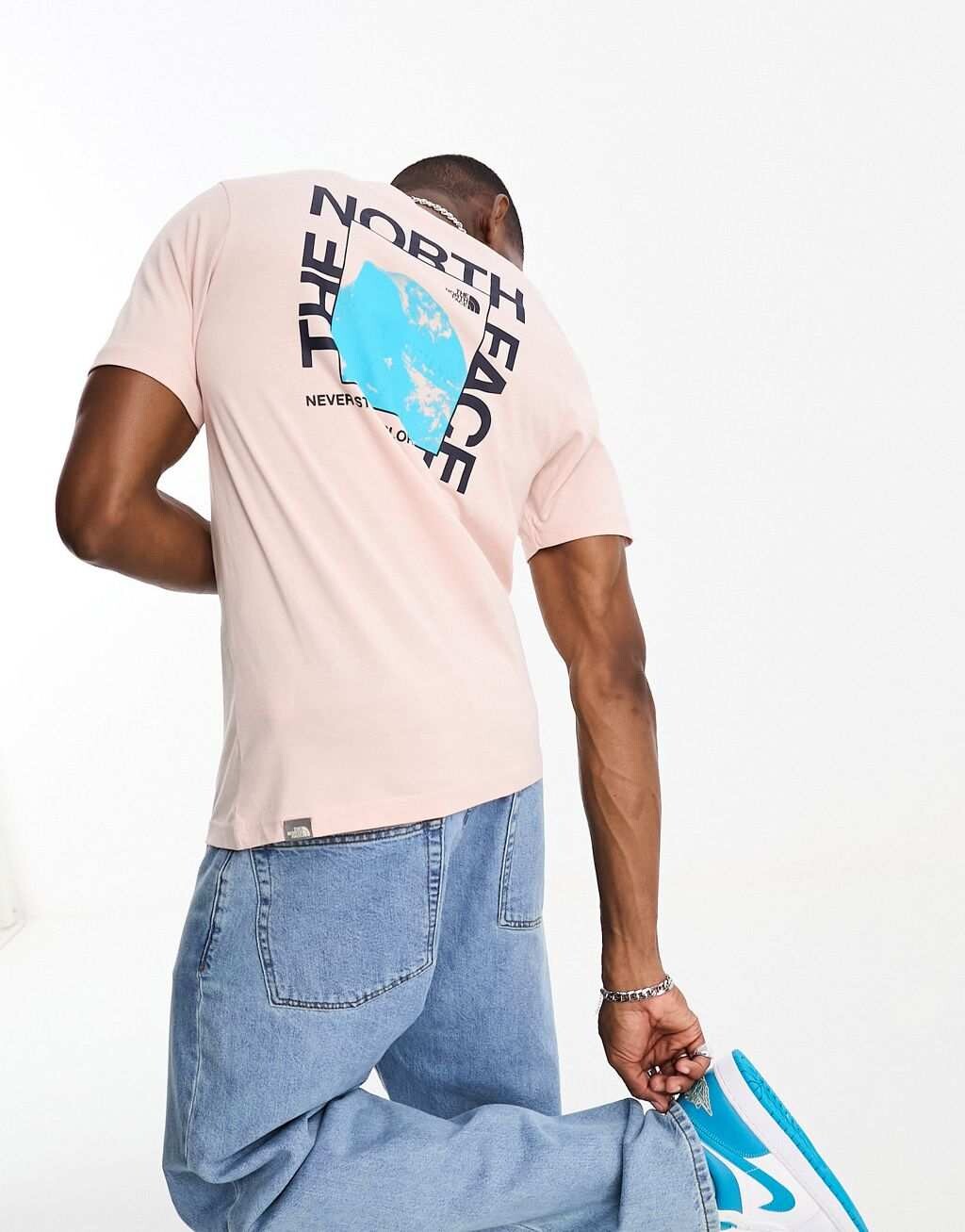 Бледно-розовая футболка с принтом на спине The North Face Half Dome эксклюзивно на ASOS, Розовый
Бледно-розовая футболка с принтом на спине The North Face Half Dome эксклюзивно на ASOS, Розовый