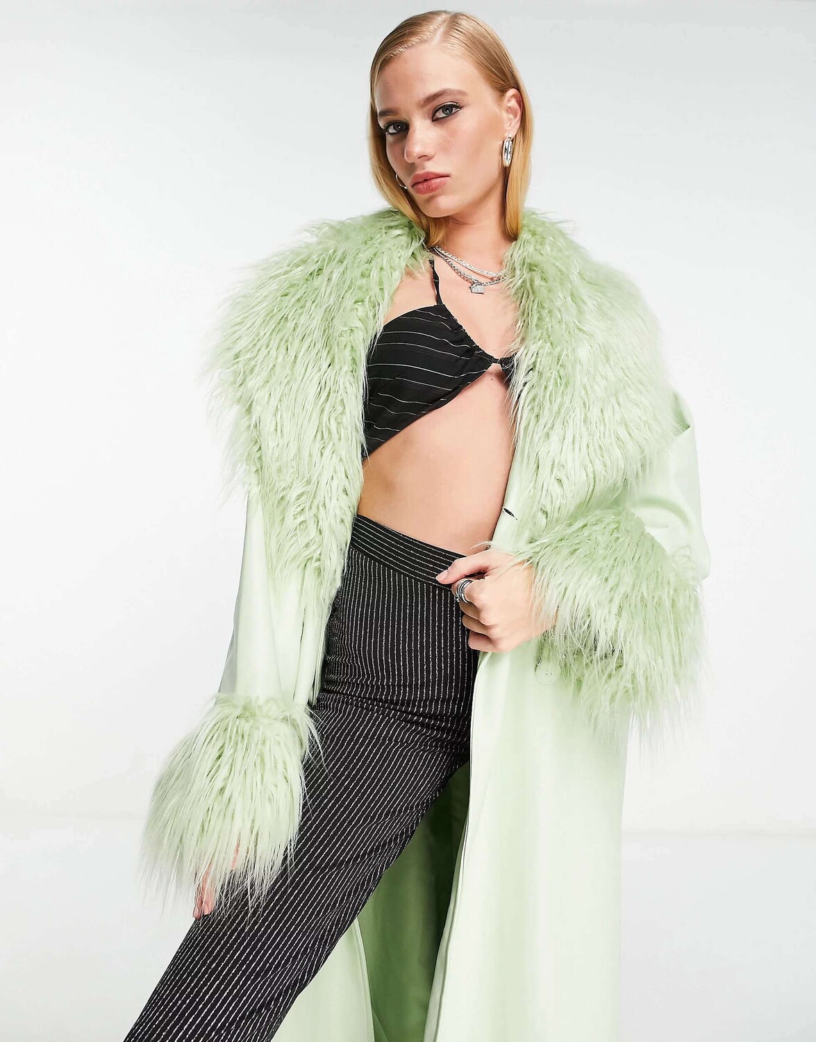 Пальто фисташкового цвета из искусственной кожи с поясом и отделкой борг ASOS, Зеленый
Пальто фисташкового цвета из искусственной кожи с поясом и отделкой борг ASOS, Зеленый