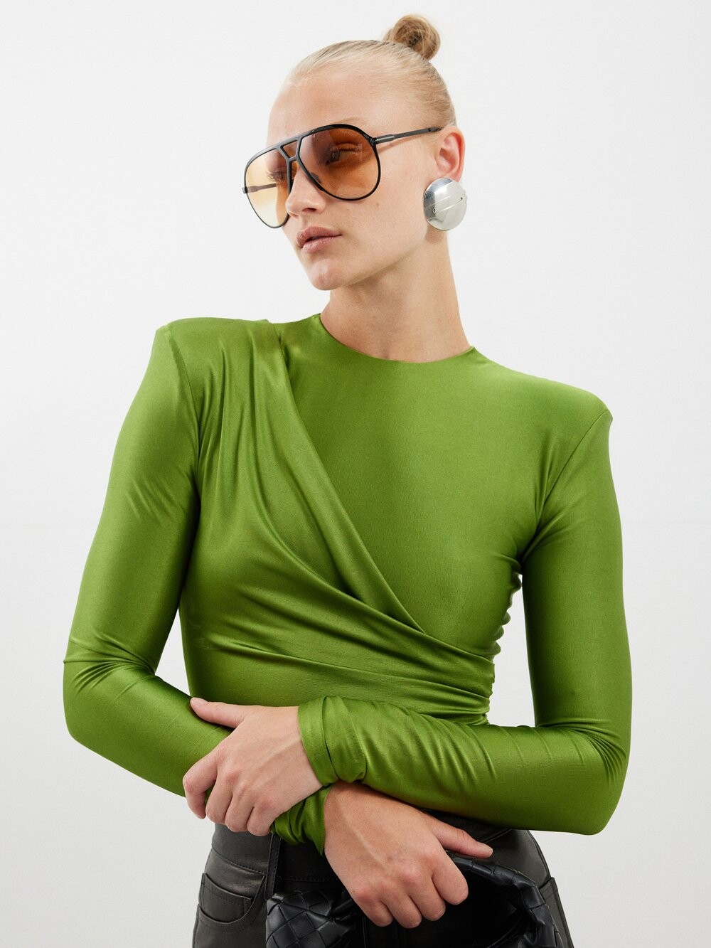 Массивные солнцезащитные очки-авиаторы xavier в металлическом корпусе Tom Ford, черный
Массивные солнцезащитные очки-авиаторы xavier в металлическом корпусе Tom Ford, черный